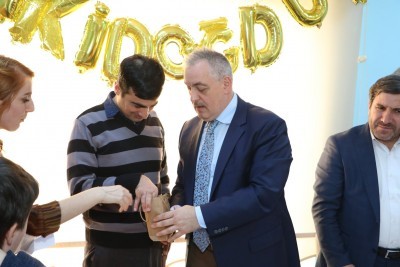 ESER'li gençlere doğum günü kutlaması ESER'li gençlere doğum günü kutlaması