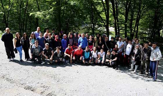 Başkan Aydın Gençlerle Doğada Yürüdü Başkan Aydın Gençlerle Doğada Yürüdü