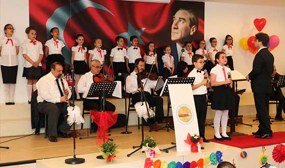 Eyüp Musiki Vakfı Çocuk Korosu'ndan Bahar Konseri Eyüp Musiki Vakfı Çocuk Korosu'ndan Bahar Konseri