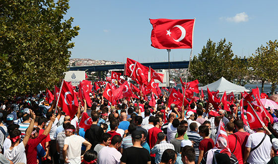 On Binlerce Eyüplü Yenikapı'ya Aktı On Binlerce Eyüplü Yenikapı'ya Aktı