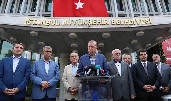 Başkan Aydın, Şehitler İçin Düzenlenen Mevlite Katıldı Başkan Aydın, Şehitler İçin Düzenlenen Mevlite Katıldı