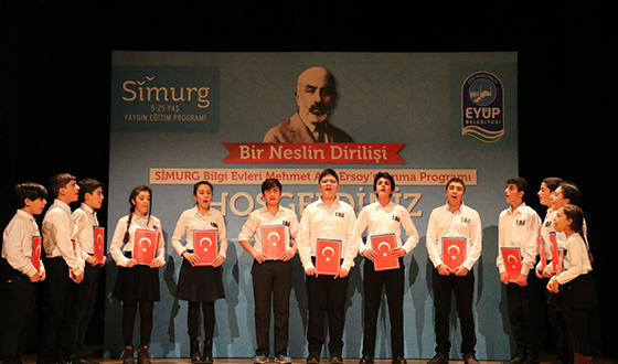 Simurg Öğrencileri Mehmet Akif'i Andı Simurg Öğrencileri Mehmet Akif'i Andı