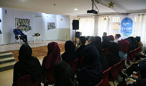 Başkan Aydın Gençlerle Buluştu Başkan Aydın Gençlerle Buluştu