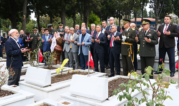 Cumhuriyet'in 94'üncü yılı Eyüpsultan'da kutlandı Cumhuriyet'in 94'üncü yılı Eyüpsultan'da kutlandı
