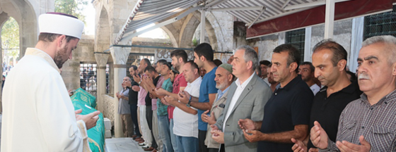 Eyüp Sultan'da Taziye... Eyüp Sultan'da Taziye...