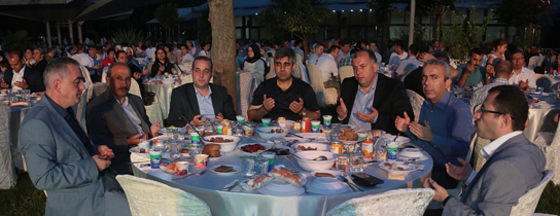 Personele Osmanlı Parkı'nda İftar Yemeği Personele Osmanlı Parkı'nda İftar Yemeği
