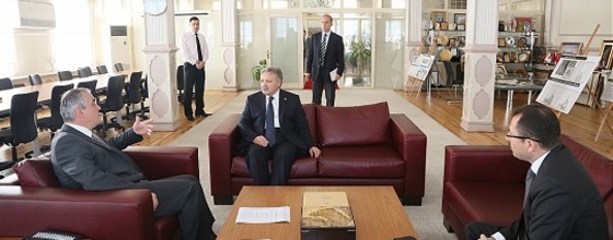 Erzincan Valisi'nden Ziyaret Erzincan Valisi'nden Ziyaret