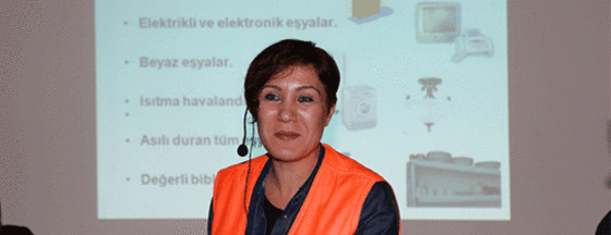 Eyüplü Hanımlara “Deprem Tatbikatı” Yaptırıldı Eyüplü Hanımlara “Deprem Tatbikatı” Yaptırıldı