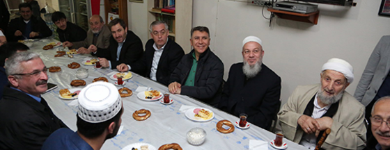 Başkan Aydın, Yeşilpınar Merkez Camii Kahvaltısına Katıldı Başkan Aydın, Yeşilpınar Merkez Camii Kahvaltısına Katıldı