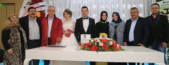 Başkan Aydın İki Çiftin Nikahını Kıydı Başkan Aydın İki Çiftin Nikahını Kıydı