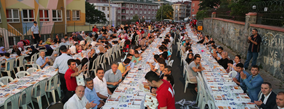 Emniyettepe ve Güzeltepe'de Ramazan Coşkusu Emniyettepe ve Güzeltepe'de Ramazan Coşkusu