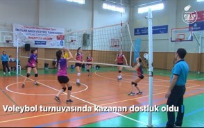 Voleybol turnuvasında kazanan dostluk oldu Voleybol turnuvasında kazanan dostluk oldu