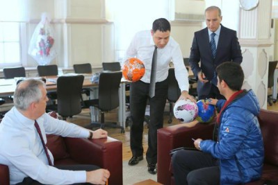 Tüm Okulun Sorunlarını Tek Başına İlettİ… Tüm Okulun Sorunlarını Tek Başına İlettİ…