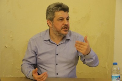 Kurbanoğlu: "Sosyal Medya ile Modern Hapishanelerde Yaşıyoruz"