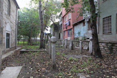 Nazlı Defterdar Mahmut Efendi Camii