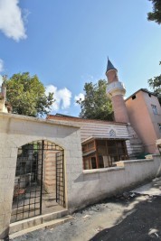 Nazperver Camii