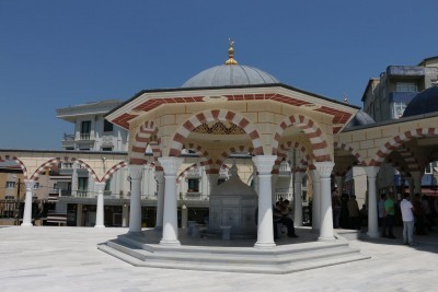 Güzeltepe Camii ibadete açıldı