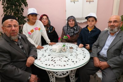Dedeler ve torunlar Zahir Kafe'de buluştu