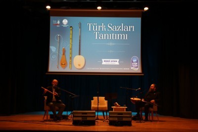 Eyüpsultanlı gençler Türk musikisini sazın ustalarından dinledi