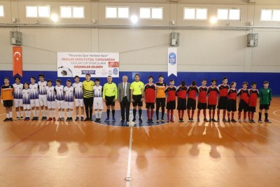 Futsal turnuvasında şampiyonlar kupalarını aldı