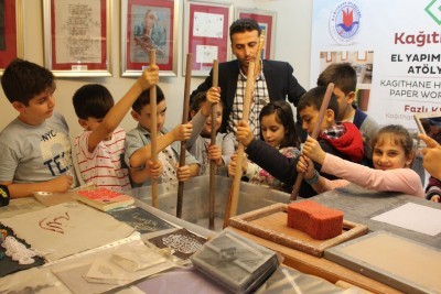 SİMURG'la kağıdın tarihsel gelişimine tanıklık ettiler SİMURG'la kağıdın tarihsel gelişimine tanıklık ettiler
