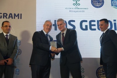 Geleceğin iletişimcileri ve sinemacıları sertifikalarını aldı Geleceğin iletişimcileri ve sinemacıları sertifikalarını aldı
