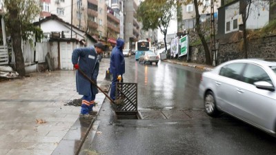 Ekipler, yağmur çamur demeden çalışıyor