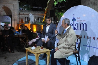 Zal Mahmut Paşa Külliyesi'nde “Kadim Şehir İstanbul” söyleşisi Zal Mahmut Paşa Külliyesi'nde “Kadim Şehir İstanbul” söyleşisi