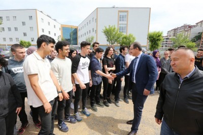 Lise son sınıf öğrencilerine eğitime destek payı dağıtımları başladı Lise son sınıf öğrencilerine eğitime destek payı dağıtımları başladı