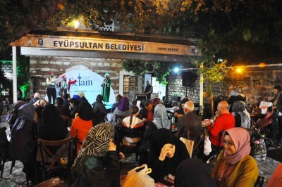 Eyüpsultanlılar Orta Oyunu ile nostaljik Ramazan akşamları yaşıyor Eyüpsultanlılar Orta Oyunu ile nostaljik Ramazan akşamları yaşıyor