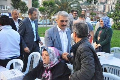 Alibeyköylüler 2 bin kişilik dev iftar sofrasında buluştu Alibeyköylüler 2 bin kişilik dev iftar sofrasında buluştu