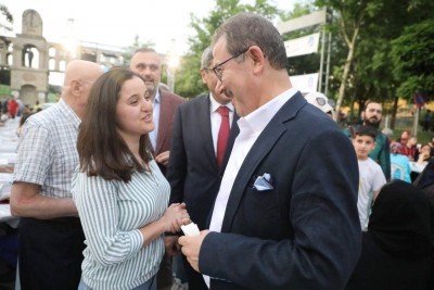 Göktürk'te kurulan Gönül Sofrasına büyük ilgi Göktürk'te kurulan Gönül Sofrasına büyük ilgi