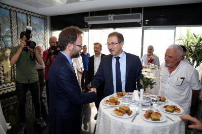 Başkan Deniz Köken, Eyüpsultanlılarla bayramlaştı Başkan Deniz Köken, Eyüpsultanlılarla bayramlaştı