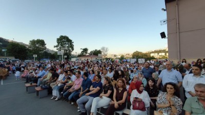 Başkan Deniz Köken'den üniversiteyi kazanan öğrencilere burs müjdesi Başkan Deniz Köken'den üniversiteyi kazanan öğrencilere burs müjdesi