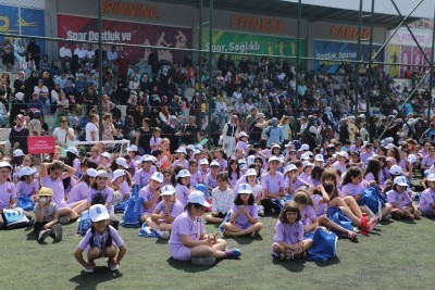 Eyüpsultan Belediyesi Yaz Spor Okulları muhteşem bir şenlikle başladı