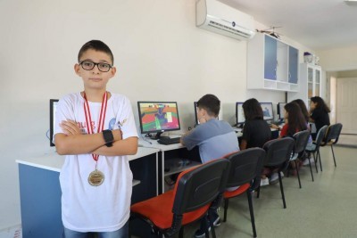Eyüpsultanlı öğrencilere Robotik Eğitim Kursu Eyüpsultanlı öğrencilere Robotik Eğitim Kursu
