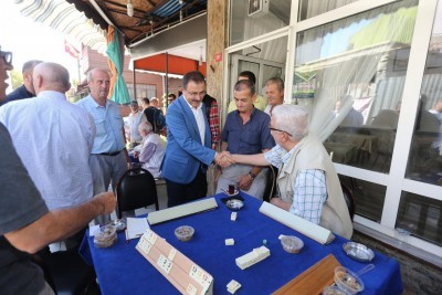 Kemerburgaz ve Güzeltepe'de Aşure İkramı Kemerburgaz ve Güzeltepe'de Aşure İkramı