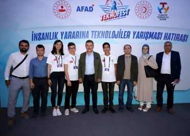 Eyüpsultanlı gençlerin TEKNOFEST başarısı Eyüpsultanlı gençlerin TEKNOFEST başarısı