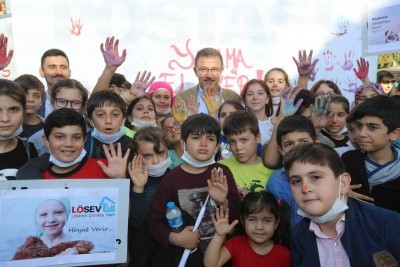Eyüpsultanlı çocuklar, lösemili çocuklar için “Yaşama El Ver” dedi Eyüpsultanlı çocuklar, lösemili çocuklar için “Yaşama El Ver” dedi