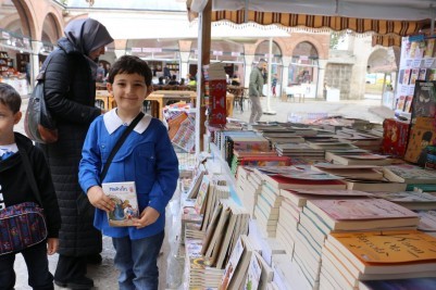 Işıklar İlkokulu Çocuk Kitapları Festivali'nde Işıklar İlkokulu Çocuk Kitapları Festivali'nde