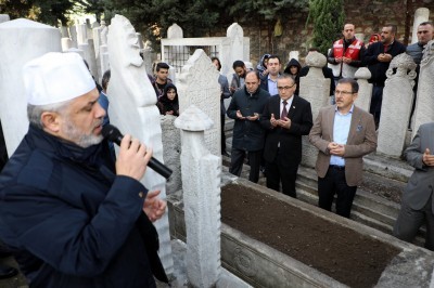 Ali Kuşçu mezarı başında anıldı Ali Kuşçu mezarı başında anıldı
