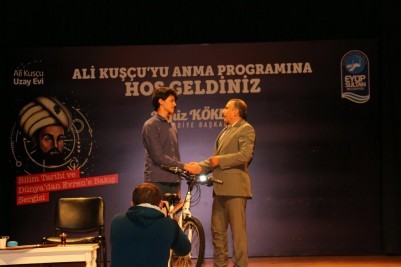 Ali Kuşçu söyleşisine yoğun ilgi Ali Kuşçu söyleşisine yoğun ilgi