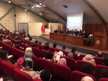 Gençlik Merkezi öğrencileri Galatasaray Üniversitesi'ni ziyaret etti Gençlik Merkezi öğrencileri Galatasaray Üniversitesi'ni ziyaret etti