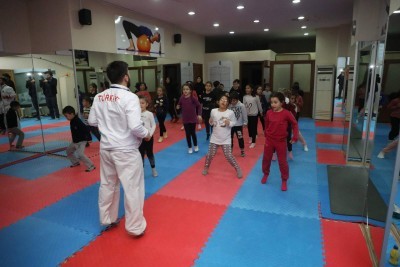 Eyüpsultan Belediyesi'nin Uzakdoğu Sporlarına yoğun ilgi Eyüpsultan Belediyesi'nin Uzakdoğu Sporlarına yoğun ilgi