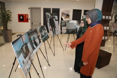 “Geç-Erken” Fotoğraf Sergisi Açıldı “Geç-Erken” Fotoğraf Sergisi Açıldı