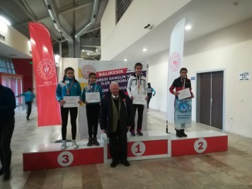 Eyüpsultanlı atletler yeni yıla şampiyonlukla başladı Eyüpsultanlı atletler yeni yıla şampiyonlukla başladı