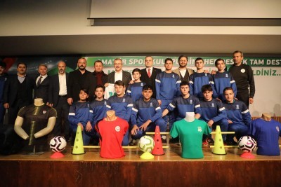 Eyüpsultan Belediyesi'nden Amatör Spor Kulüplerine Destek Eyüpsultan Belediyesi'nden Amatör Spor Kulüplerine Destek
