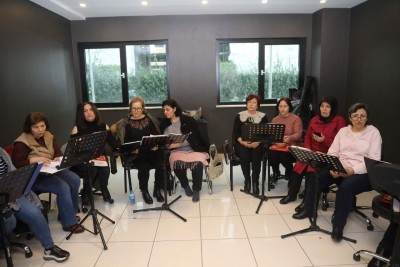 Eyüpsultanlı kadınlardan bağlama kurslarına büyük ilgi Eyüpsultanlı kadınlardan bağlama kurslarına büyük ilgi