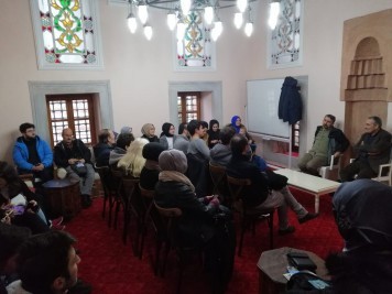 Zal Mahmut Paşa'da “İki Çay Biri Açık” sohbetleri