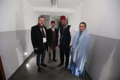 Eyüpsultan'da Sultan Abdülhamid'in hayatını anlatan “Usta” oyunu sahnelendi Eyüpsultan'da Sultan Abdülhamid'in hayatını anlatan “Usta” oyunu sahnelendi